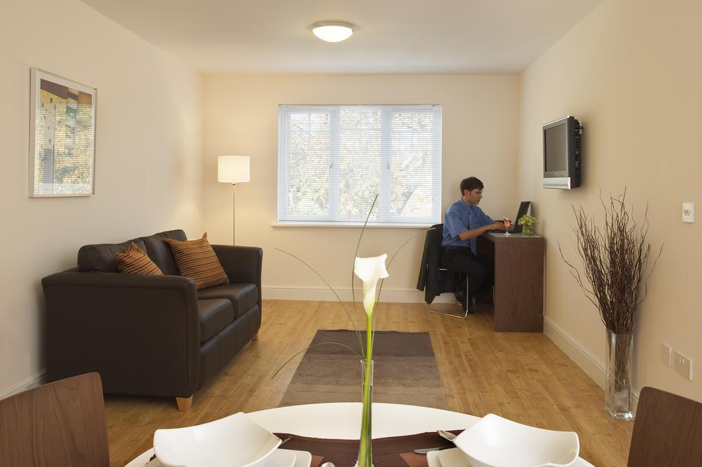 Saco Farnborough Apartment Farnborough  Luaran gambar